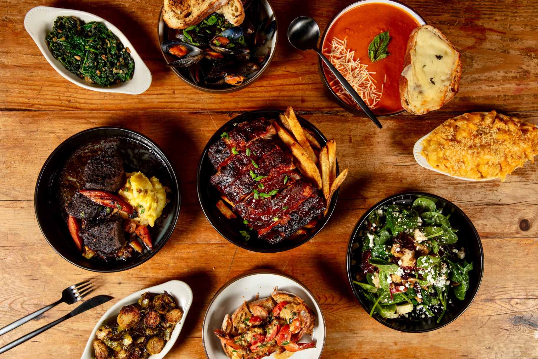 Rustik Tavern food spread